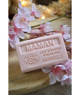 Savon "maman" au lait...