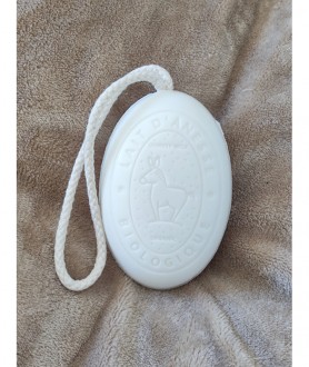 Savon corde suspendu au...